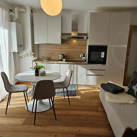 Apartment Dolomiti Borgo Ecche